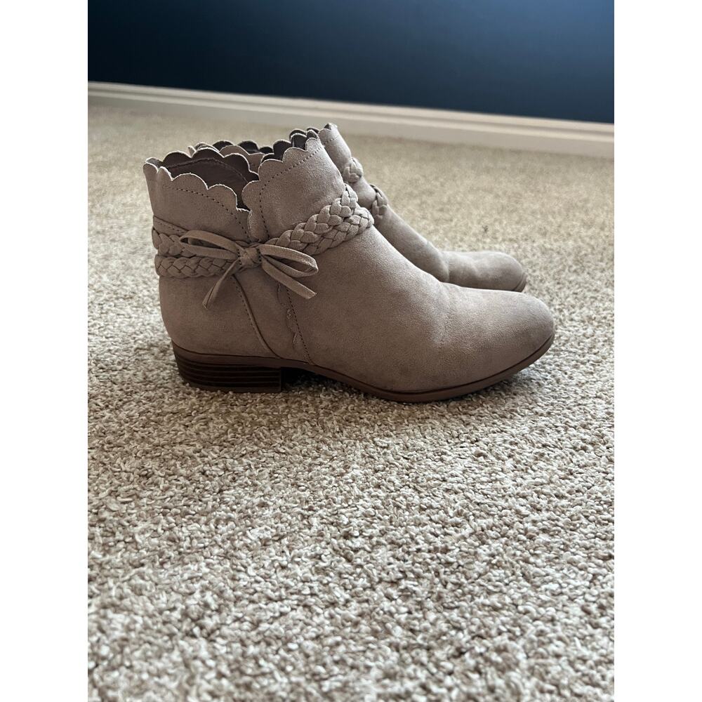 Kohl's Girls Boho Scalloped Suede Ankle Boots Taupe Braided Western Booties 6